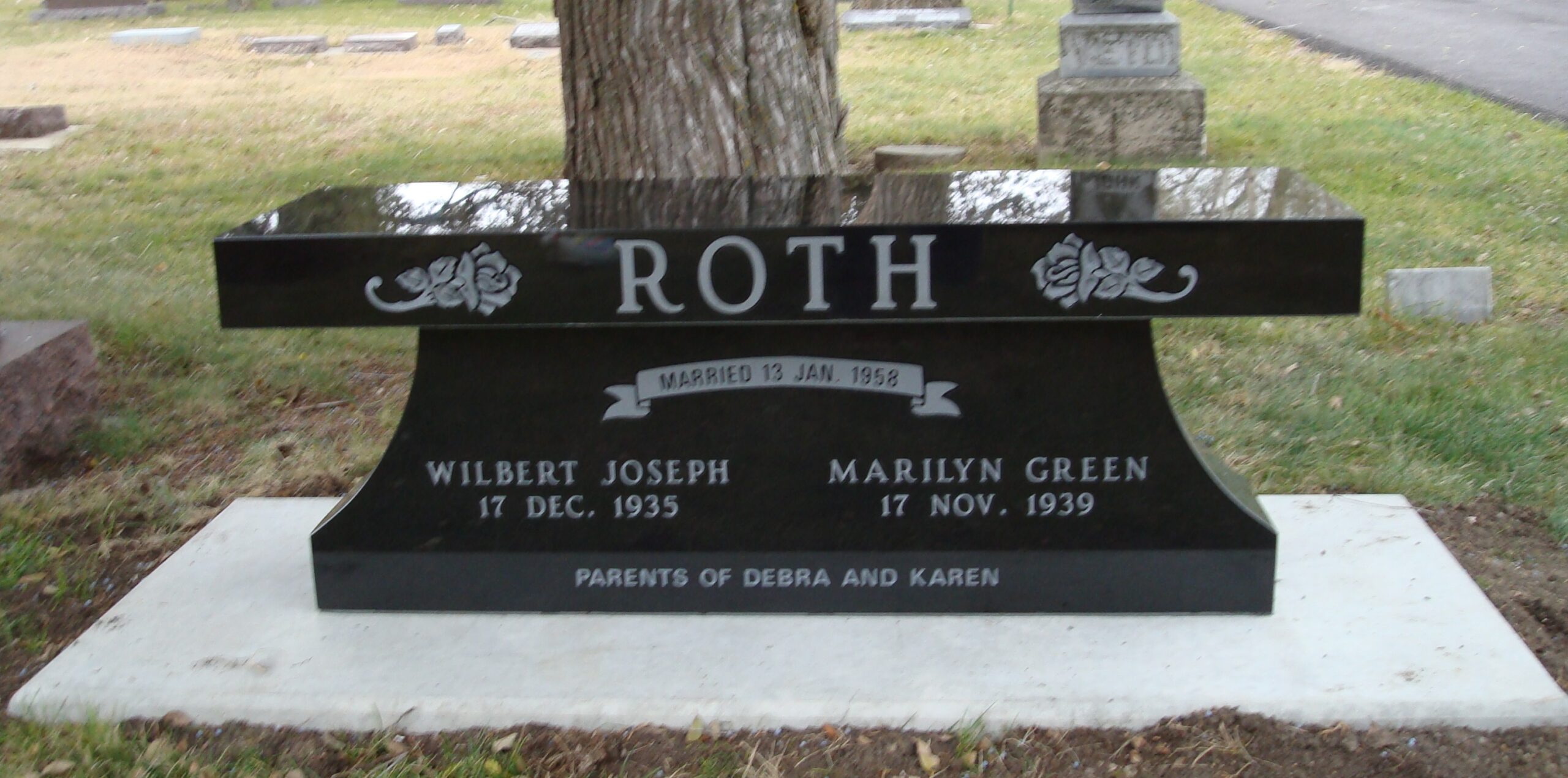 Roth Cremation Bench